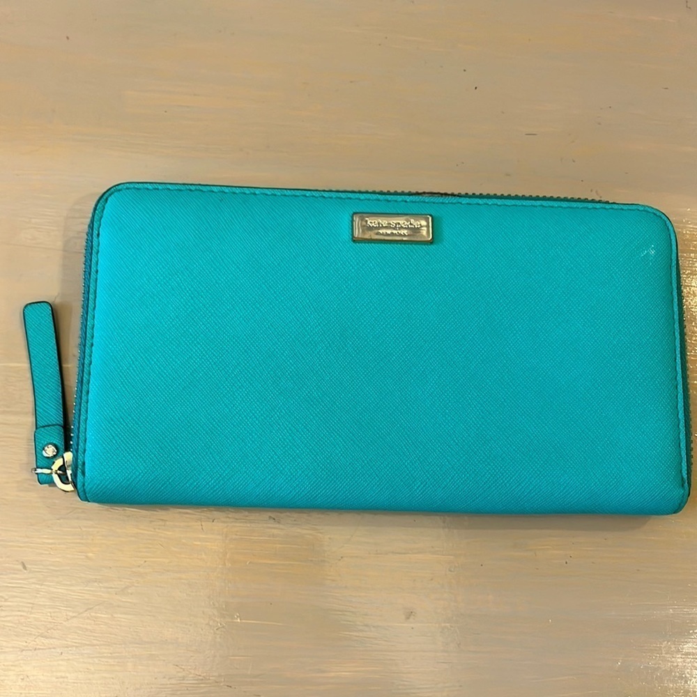 Kate Spade zippy wallet